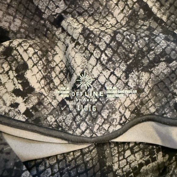 Aerie Workout Set; Top XL, Leggings L - Picture 2 of 3